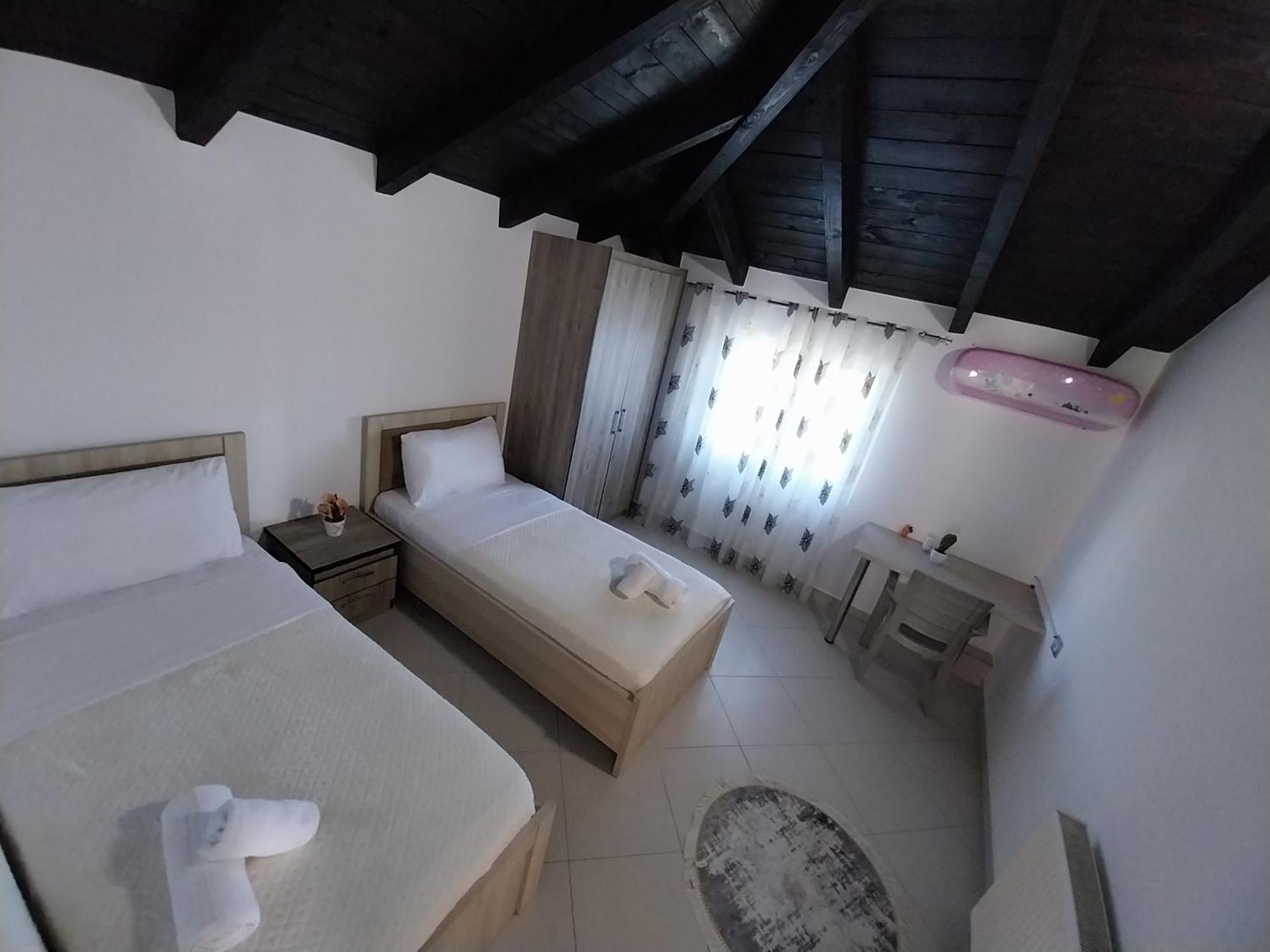Ilir Guest house *